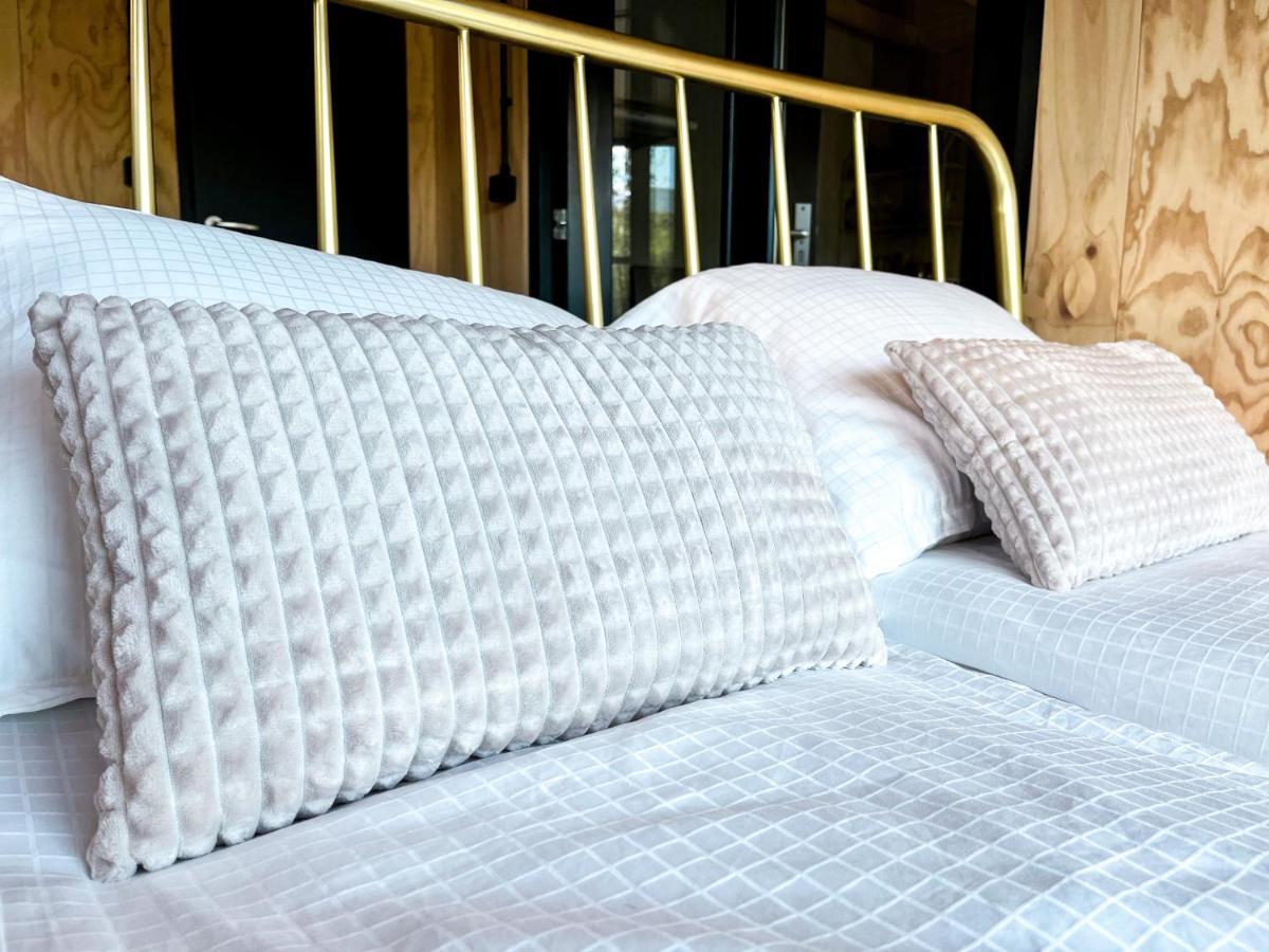 Bed and Breakfast Elysian Fields - The Island Tiny House Sadu Экстерьер фото